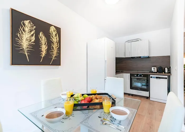 Neuf - Proche Et Centre-ville - Ac Μεντόν